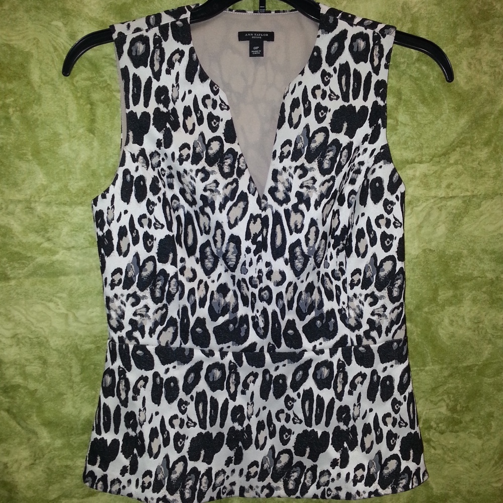 Ann Taylor Petite sz 0 Peplum sleeveless top EUC